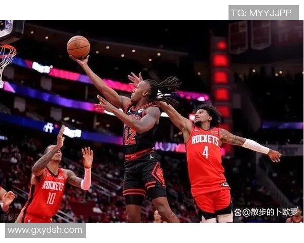 热火与公牛季后赛第三场激战回顾双方球员表现亮眼引发热议